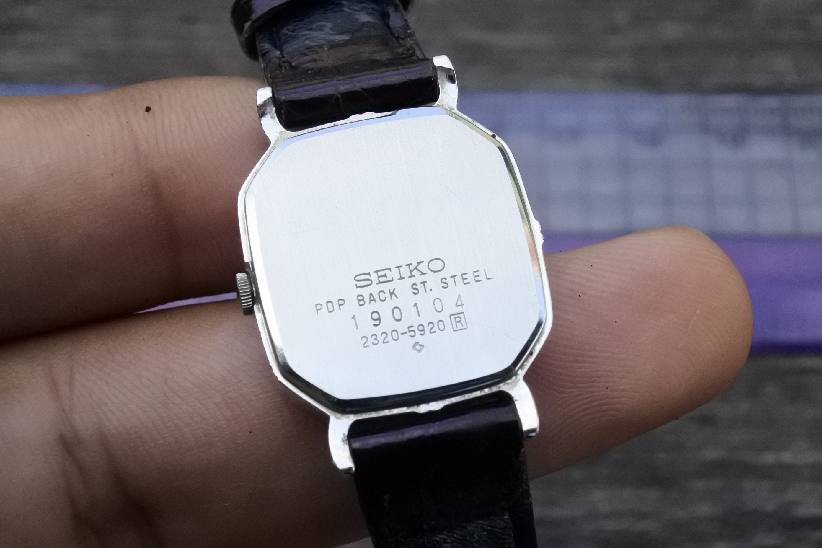 ヴィンテージ セイコー ゴールドメッキ 2320 5920 テクスチャー