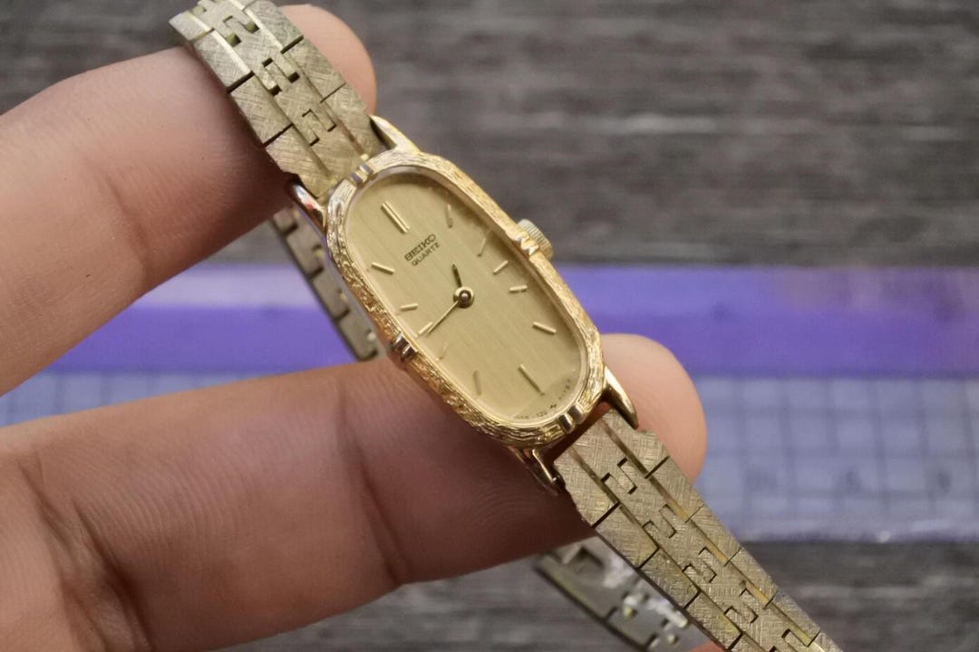 Vintage Seiko Gold Plated 1320 5140 Yellow Dial Lady Quartz