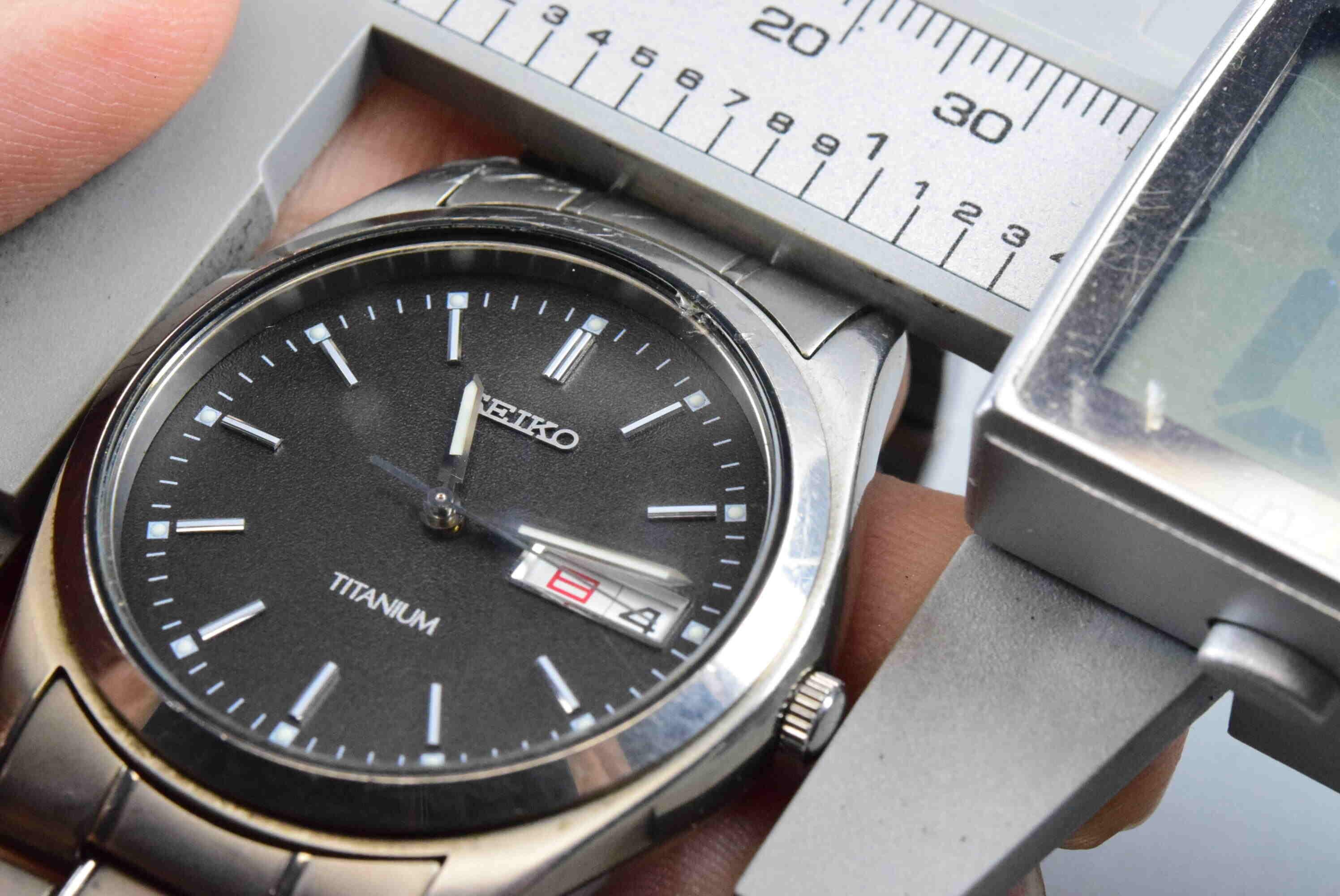 Vintage Seiko 7N43 9090 Black Dial Men Quartz Watch Japan JDM