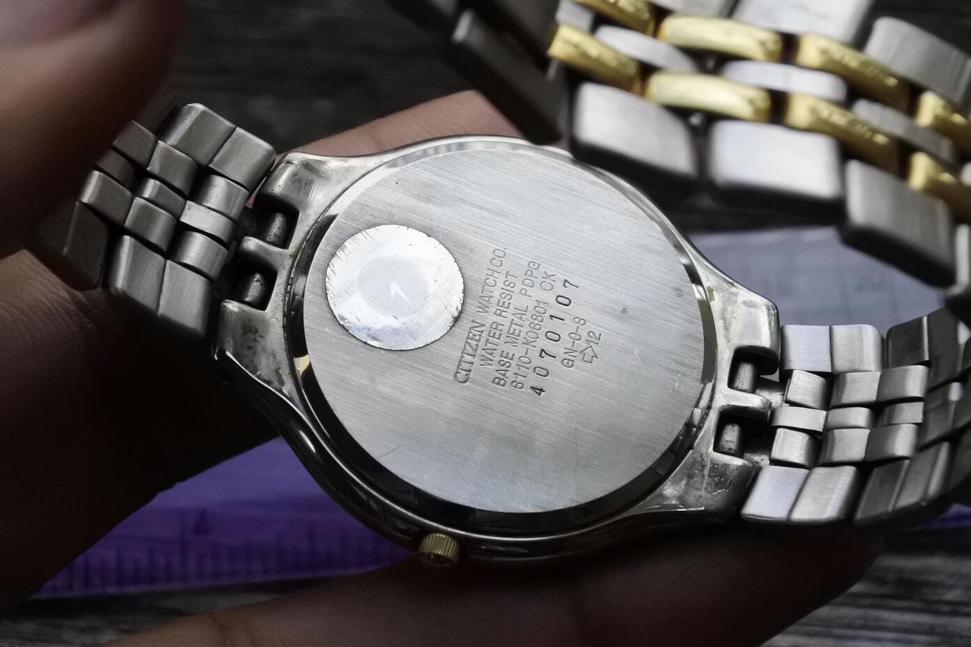 Montre Citizen Quartz - Référence P-6110-T57822-KY - Bracelet Argenté - étanche - Occasion