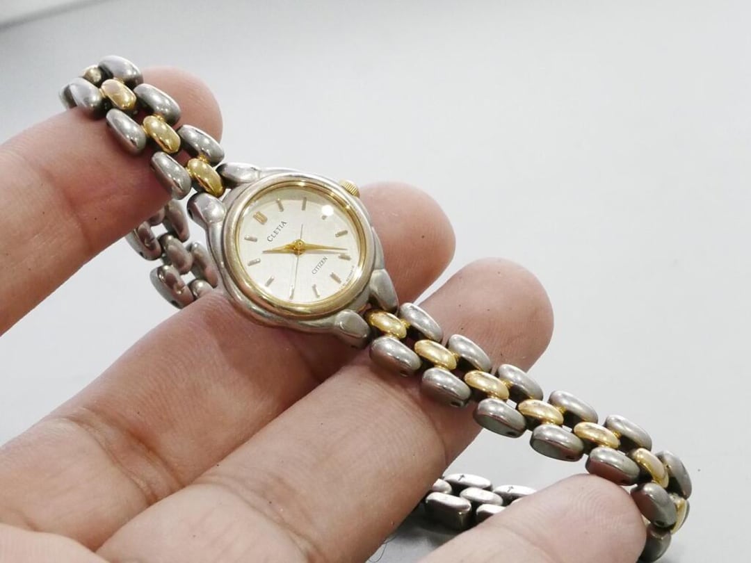 Vintage Citizen Cletia White Dial Lady Quartz Watch Japan JDM 