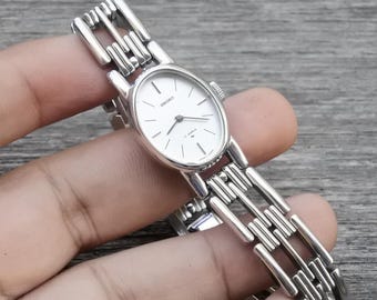Vintage Seiko Gold Plated 1320 5140 Black Dial Lady Quartz Watch