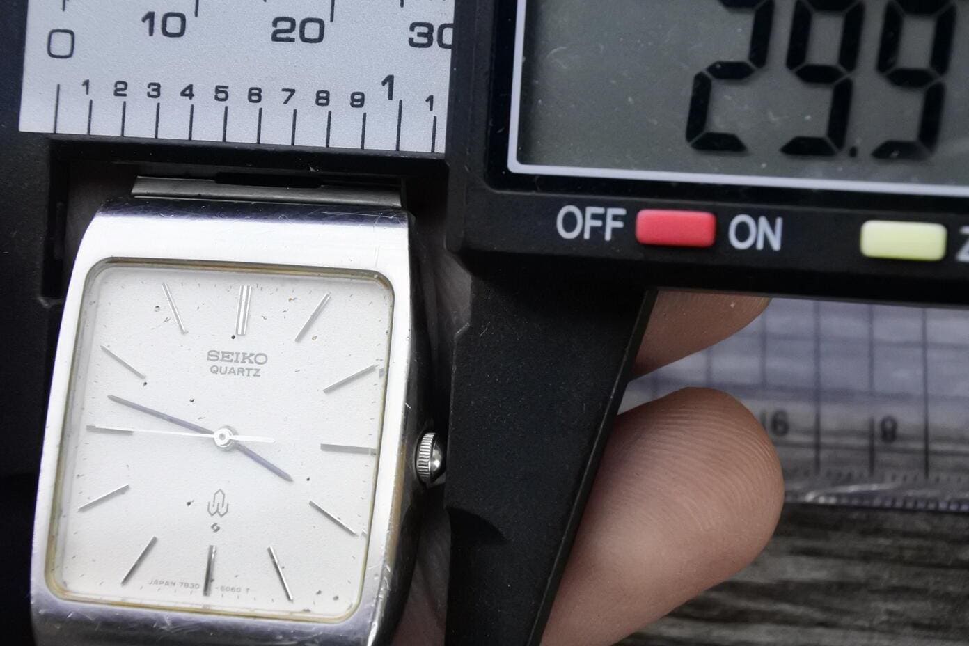 Vintage Seiko 7830 5050 White Dial Men Quartz Watch Japan Cushion 