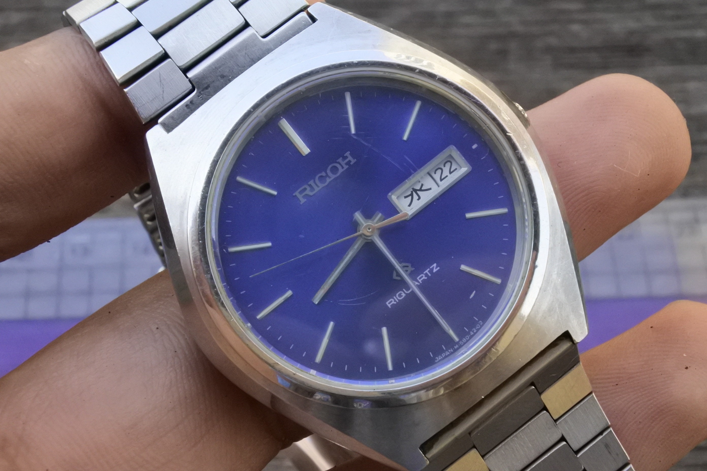 Vintage Ricoh Riquartz KANJI DATE Blue Dial Men Quartz Watch Japan