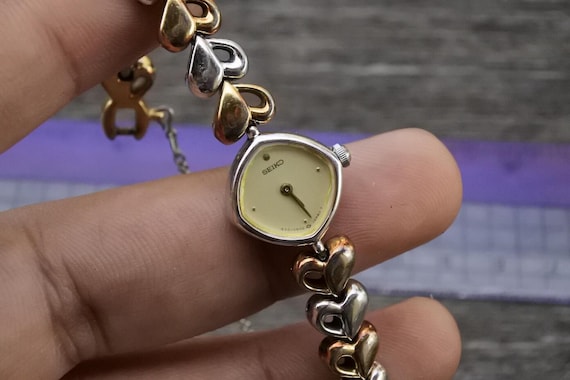 Vintage Seiko 1E20 5280 Integrated Bracelet Lady Quartz Watch