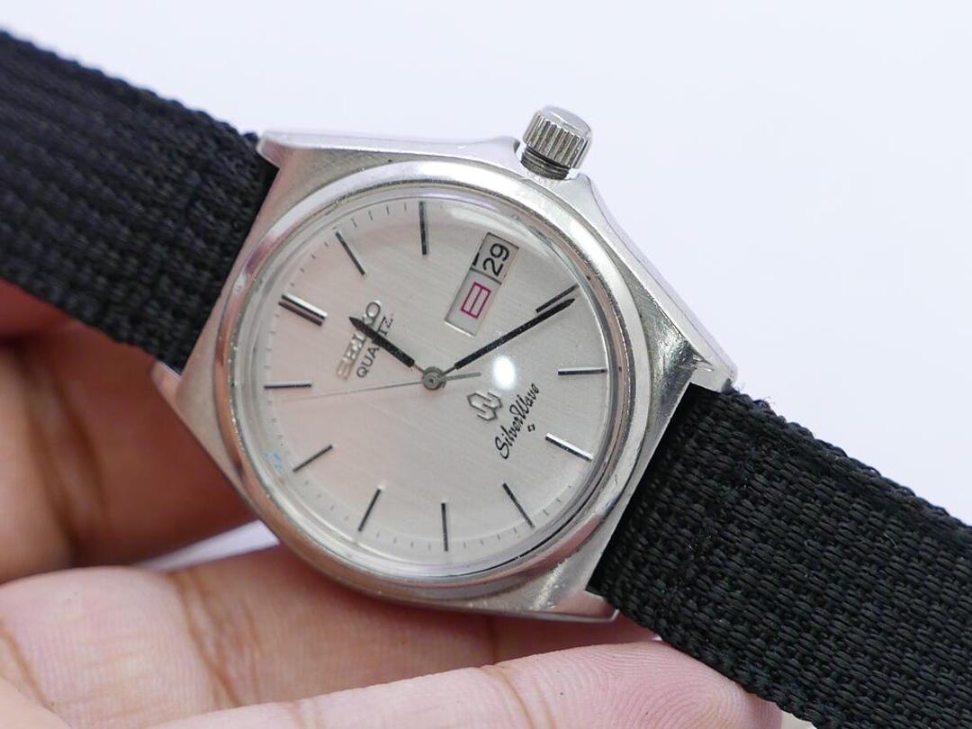Vintage Seiko Silverwave 8229 8000 White Dial Men Quartz Watch