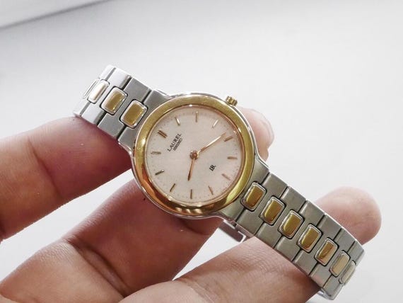 Vintage Seiko LAUREL LR 2F50 0730 Integrated Bracelet Lady Quartz