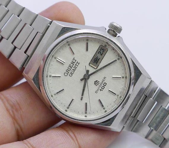 Vintage ORIENT Swimmer Textured Dial Men Quartz Watch Japan Round