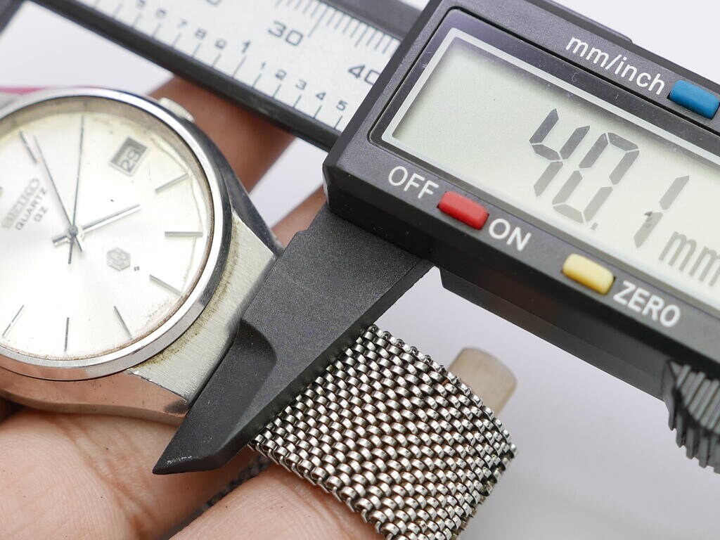 Vintage Seiko Qz 0922 8010 White Dial Men Quartz Watch Japan Round