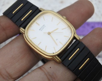 稼働品 SEIKO クオーツ 腕時計　防水　1F21-5A60　ゴールド Vintage Seiko 1F21 5A60 Yellow Dial Lady Quartz Watch Japan