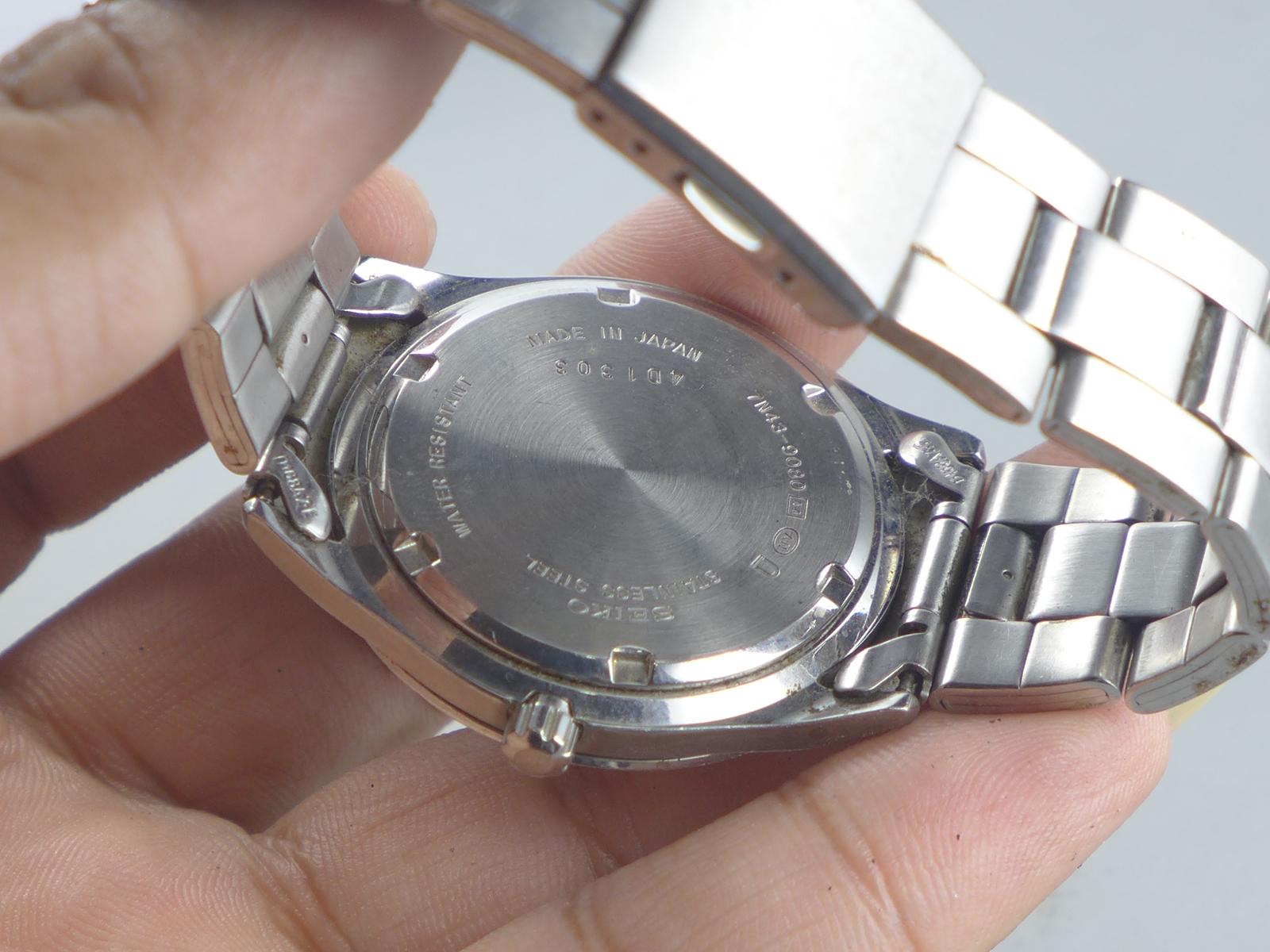 Vintage Seiko 7N43 9030 Silver Dial Men Quartz Watch Japan