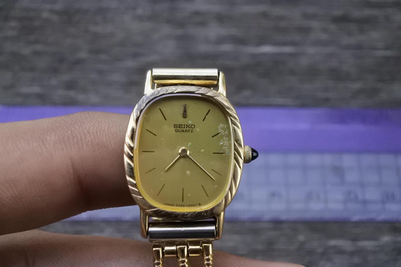 Vintage Seiko 14K Gold Case 2320 5990 Yellow Dial Lady Quartz 