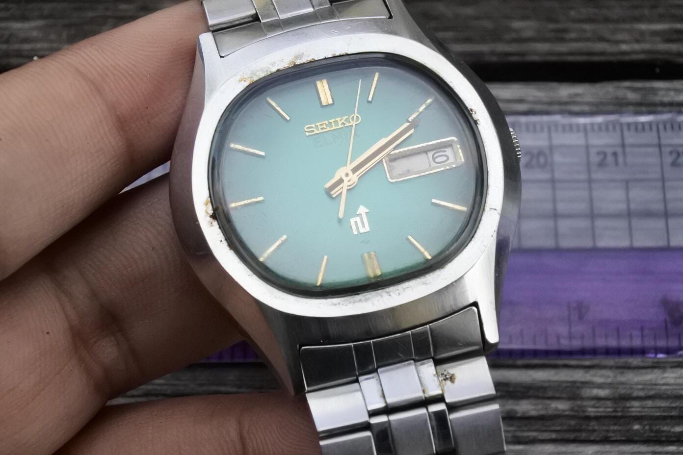 Vintage Seiko Elnix 0703 5000 Green Dial Men Quartz Watch Japan