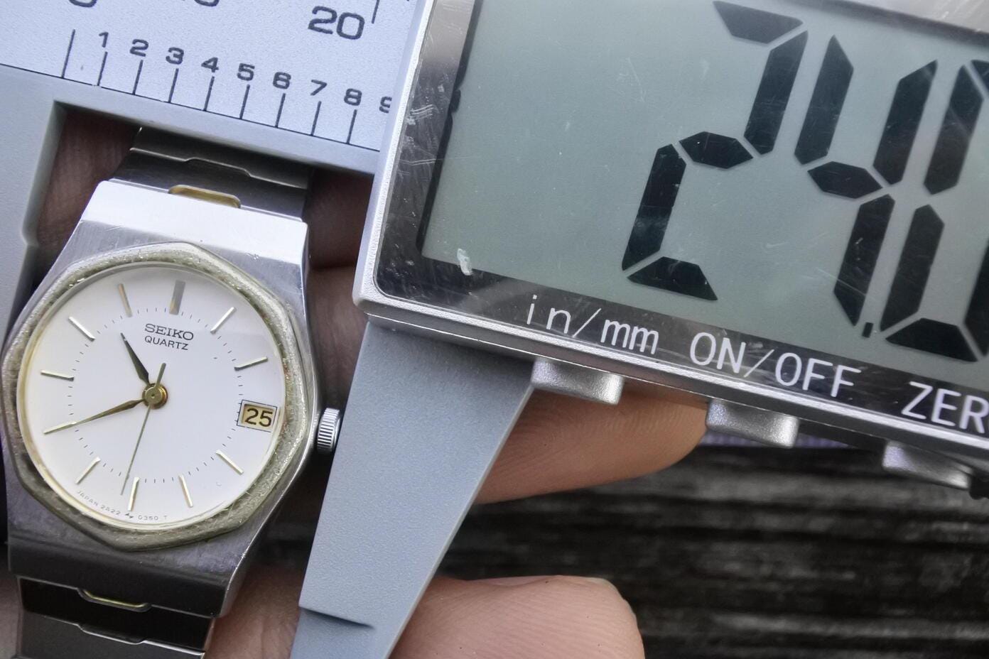 セイコー 2A22-0100 腕時計 ウォッチ クォーツ 白文字盤 デイト SEIKO - セイコー 2A22-0100 腕時計 ウォッチ クォーツ 白文字盤