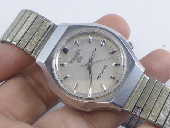 Vintage RICOH Riquartz Gray Dial Men Quartz Watch Japan JDM Round