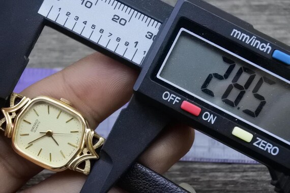 Vintage Seiko Gold Plated 1421 5050 Yellow Dial Lady Quartz Watch