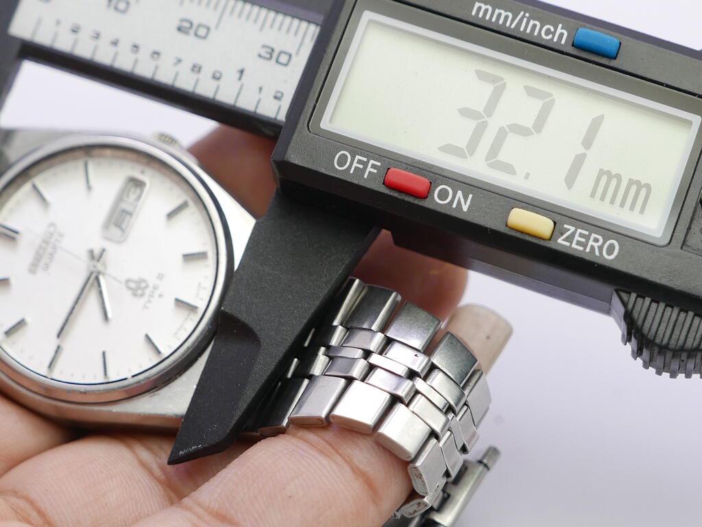 Vintage Seiko Type II 7546 7060 White Dial Men Quartz Watch Japan