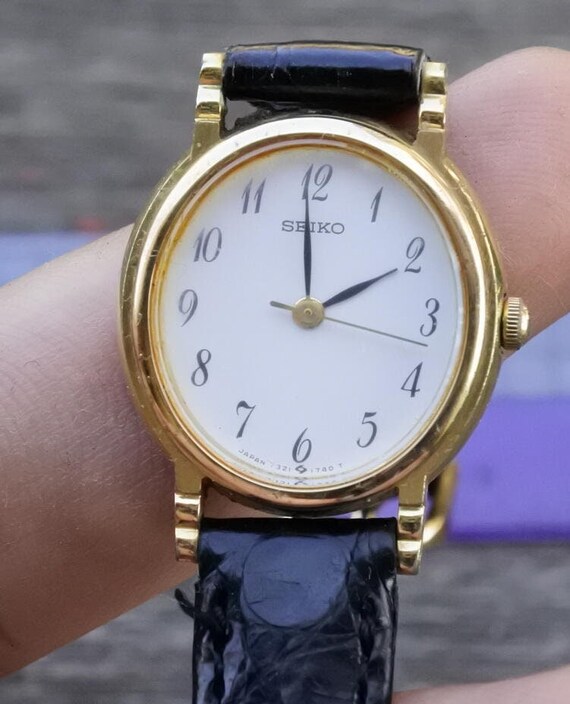 Vintage Seiko 7321 6070 White Dial Lady Quartz Watch Japan Vintage Seiko 7321 6070 White Dial Lady Quartz Watch Japan