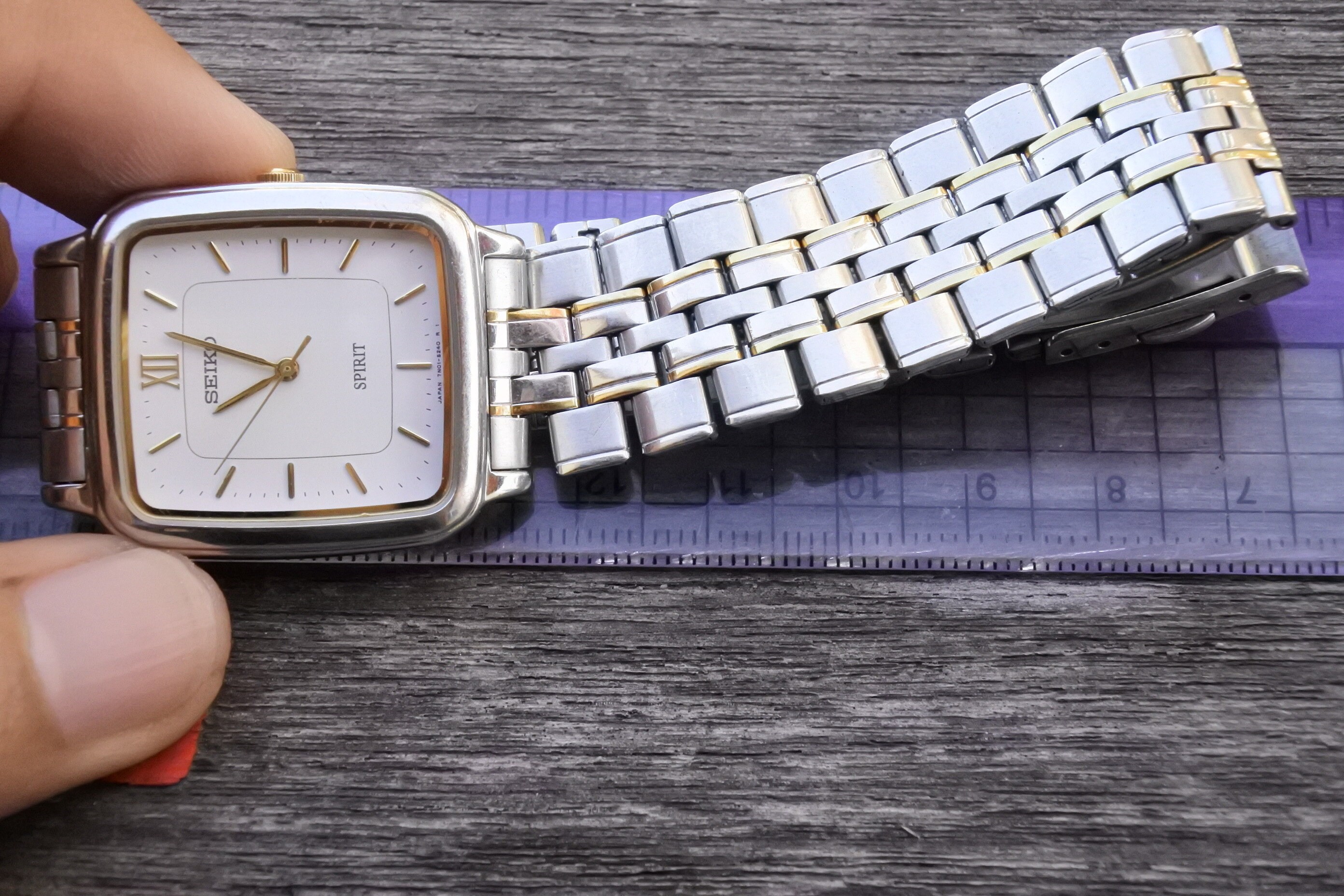 Vintage Seiko Spirit 7N01 5210 White Dial Men Quartz Watch