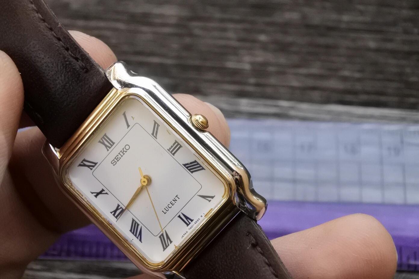 Vintage Seiko Lucent 7N01 5200 Roman Numeric Dial Men Quartz Watch