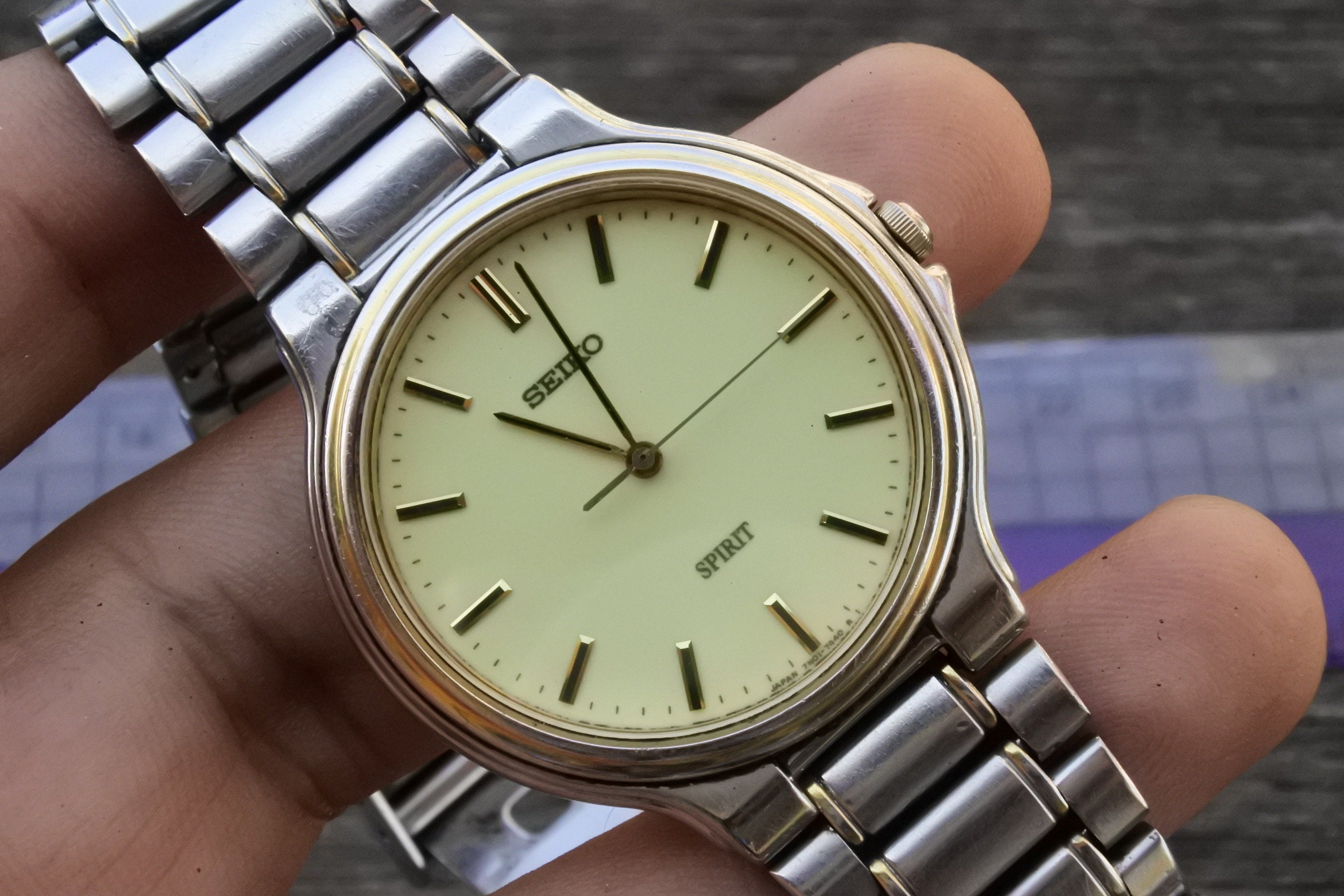 Vintage Seiko Spirit 7N01 7070 Luminous Dial Men Quartz