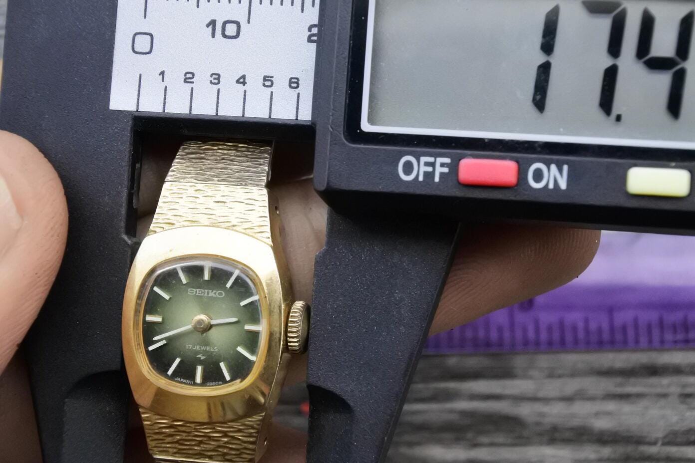 Vintage Seiko Gold Plated 11 3380 Green Dial Lady Hand Winding