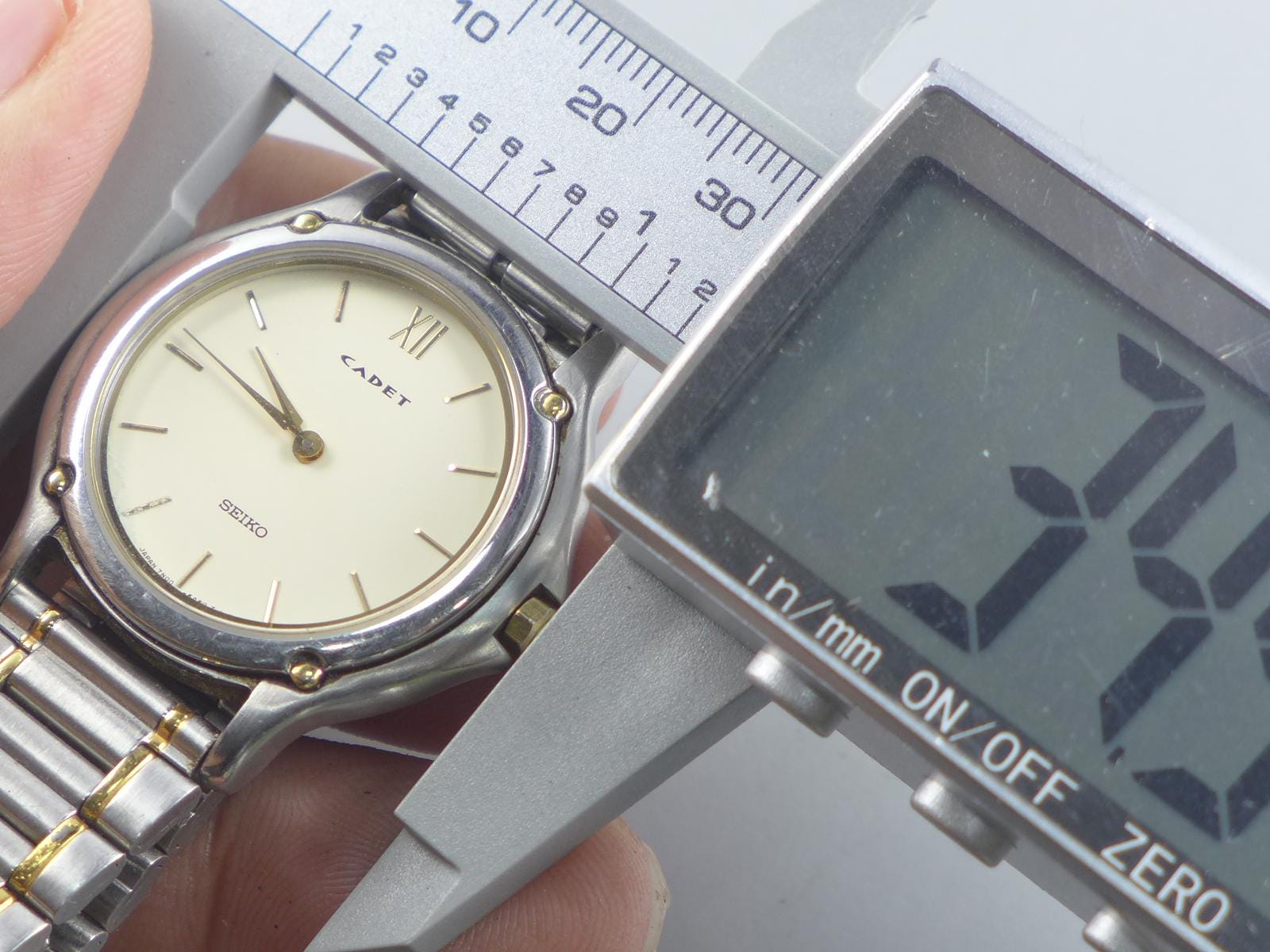 Vintage Seiko Cadet 7N00 6A20 Creamy Dial Lady Quartz Watch Japan
