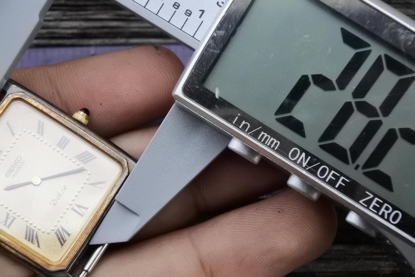 SEIKO ドルチェ稼働中QZ　6020-5460ドルチェ スクエア型 ローマン レア美品SEIKOドルチェ稼働中6020-5460ドルチェ スクエア型