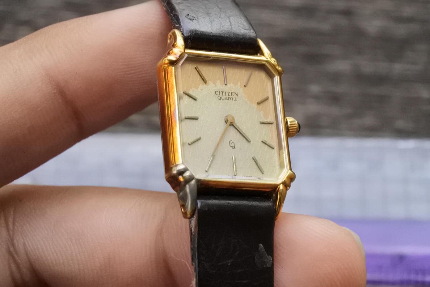 Vintage Citizen Gold Plated 2200 Yellow Dial Lady Quartz  display picture 2