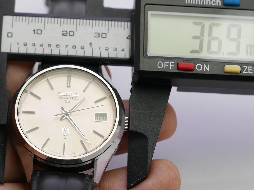 Vintage Seiko QZ 0922 8000 Silver Dial Men Quartz Watch Japan