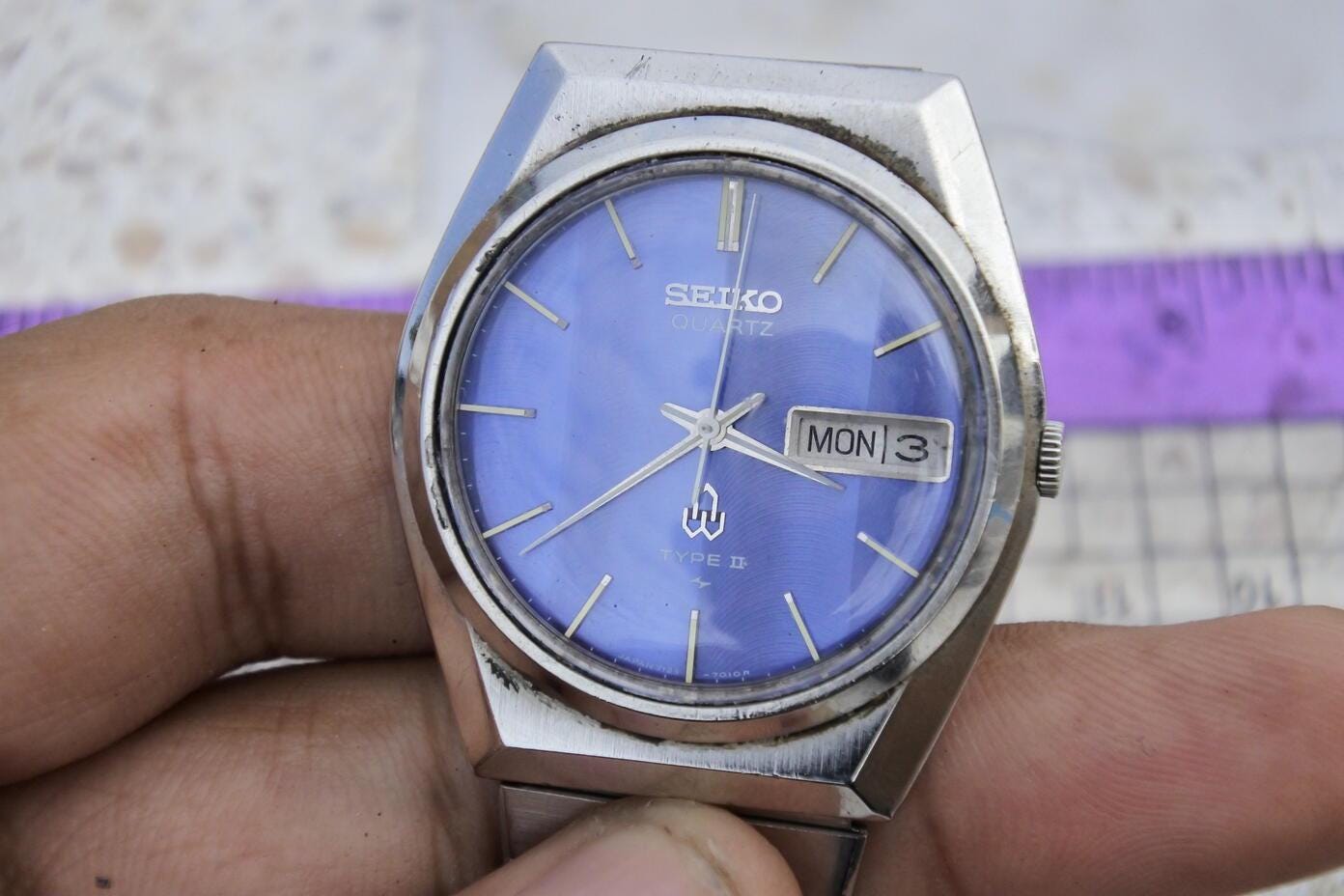Vintage Seiko Type II 7123 7010 Blue Dial Men Quartz Watch Japan