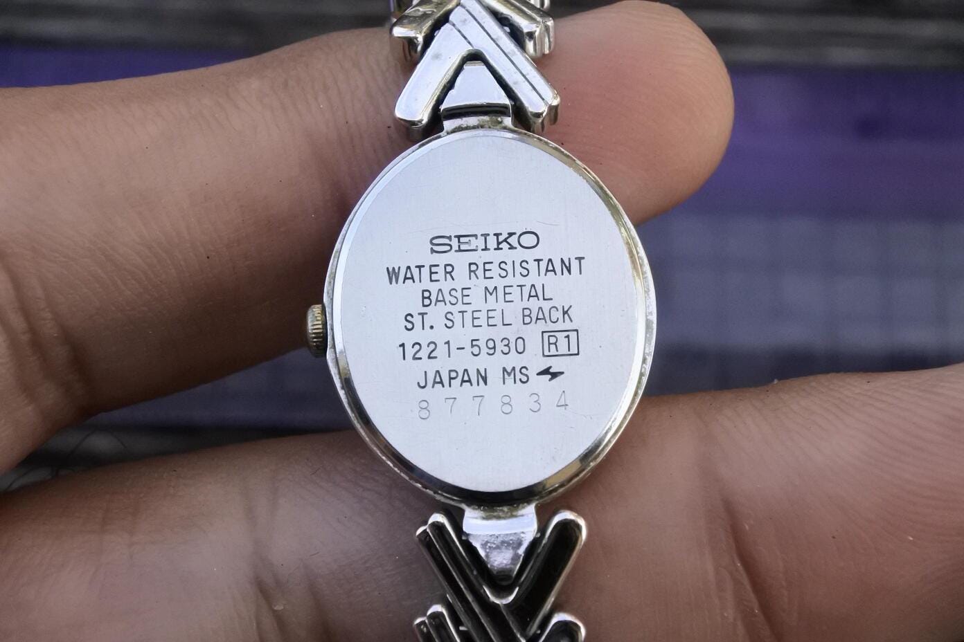 Vintage Seiko 1221 5930 Roman Numeral Dial Lady Quartz Watch Japan
