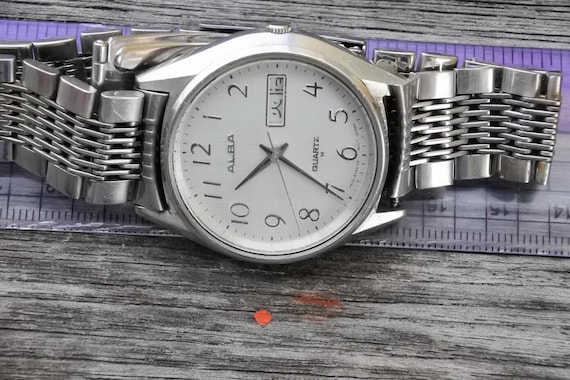 Vintage Alba Y504 8010 White Dial Men Quartz Watch Japan Round