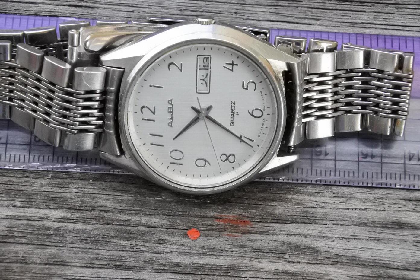 Vintage Alba Y504 8010 White Dial Men Quartz Watch Japan Round 