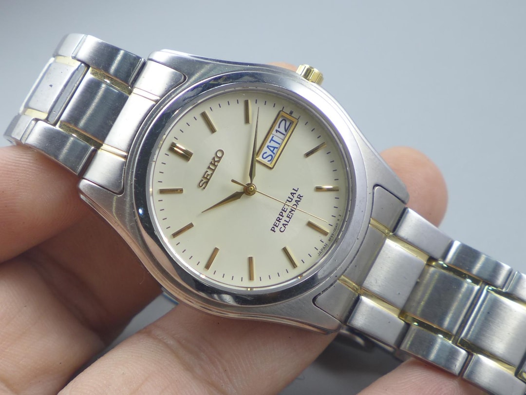 Vintage Seiko NEW OLD Stock 8F33 00A0 Perpetual Calendar Men