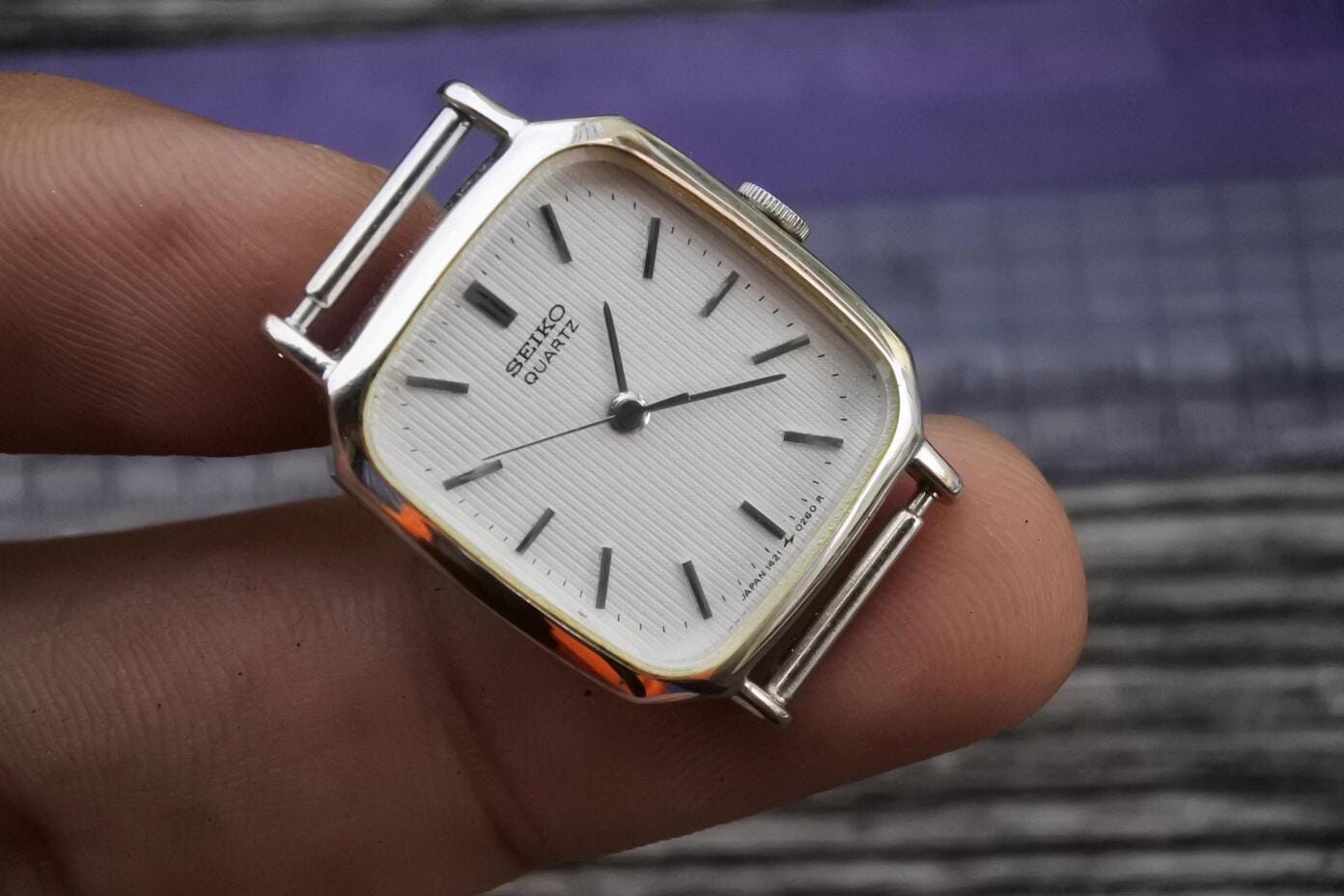 Vintage Seiko Gold Plate 1421 5130 Textured Dial Lady Quartz Watch