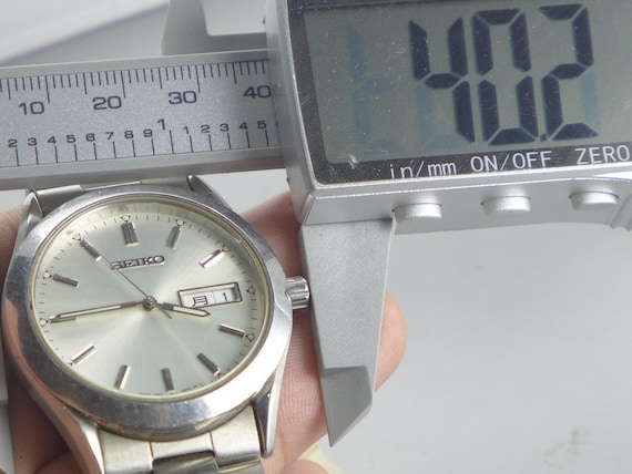 Vintage Seiko 7N43 9030 Silver Dial Men Quartz Watch Japan