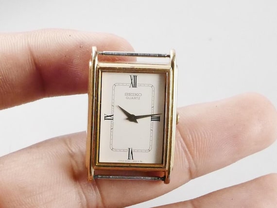 Vintage Seiko 2C20 5570 Roman Numeric Dial Lady Quartz Watch Japan