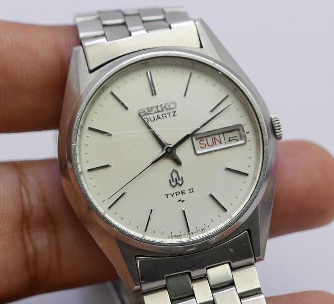 Vintage Seiko Type II 7123 7110 White Dial Men Quartz Watch Japan