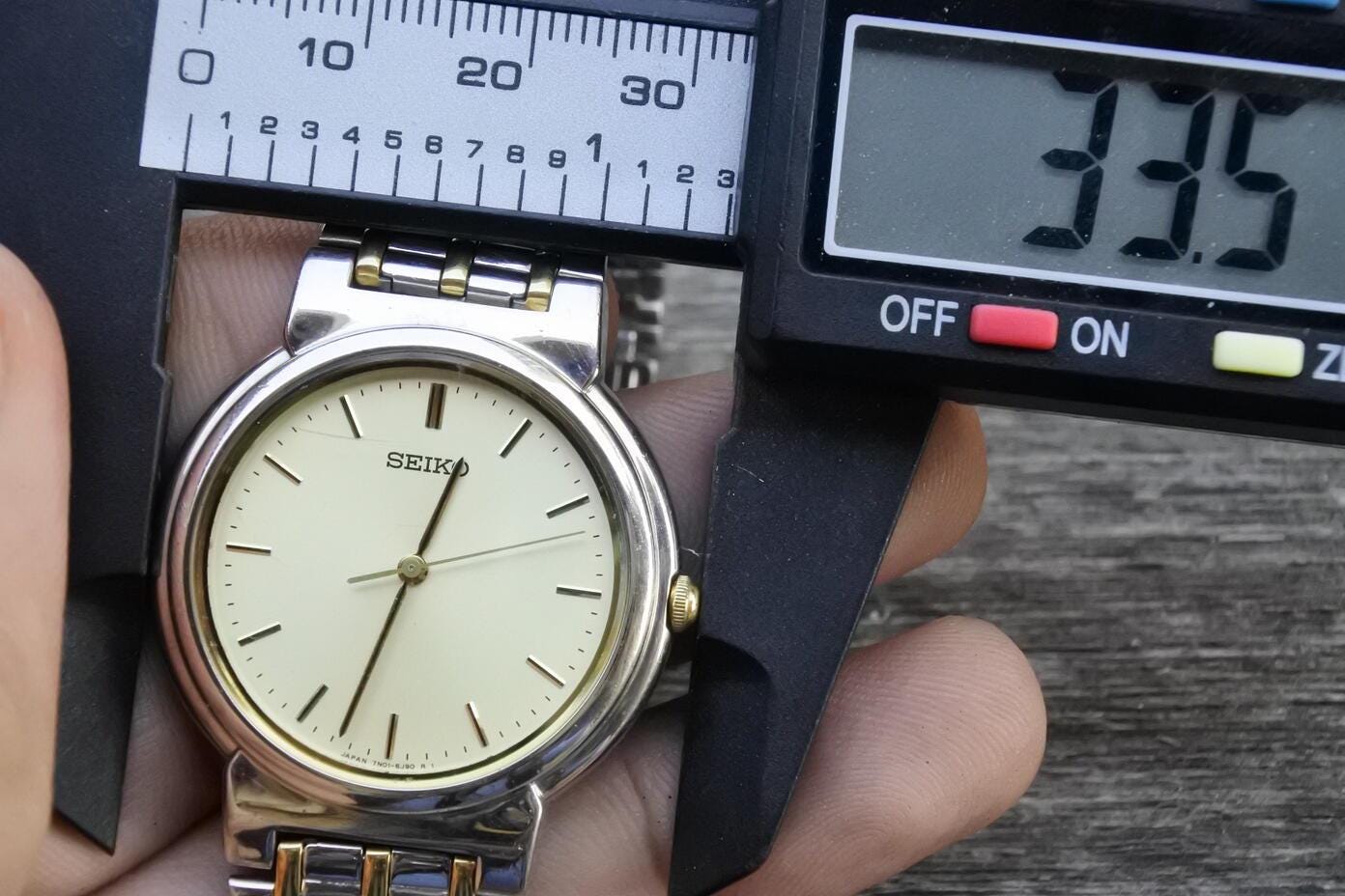 SEIKO セイコー 7N01-6G80 ヴィンテージ クォーツ 腕時計 SEIKO セイコー 7N01-6G80 ヴィンテージ クォーツ 腕時計 時計