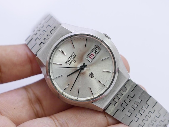 Vintage Seiko QZ 0923 8010 Silver Dial Men Quartz Watch Japan