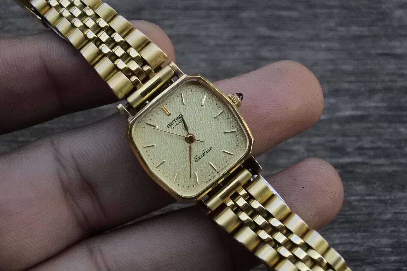 Vintage Seiko Exceline Gold Plated 1221 5010 Textured Dial