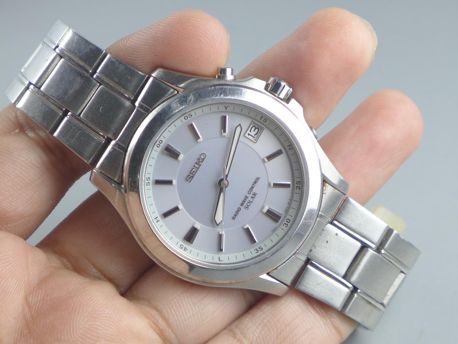 SEIKO セイコー　ソーラー腕時計 グレー ステンレス　7B22-0AC Vintage Seiko Solar 7B22 0AY0 Radio Control Men Quartz Watch Japan
