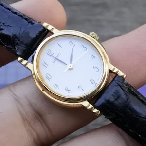 Vintage Seiko 7321 6070 White Dial Lady Quartz Watch Japan Oval Shape 23mm