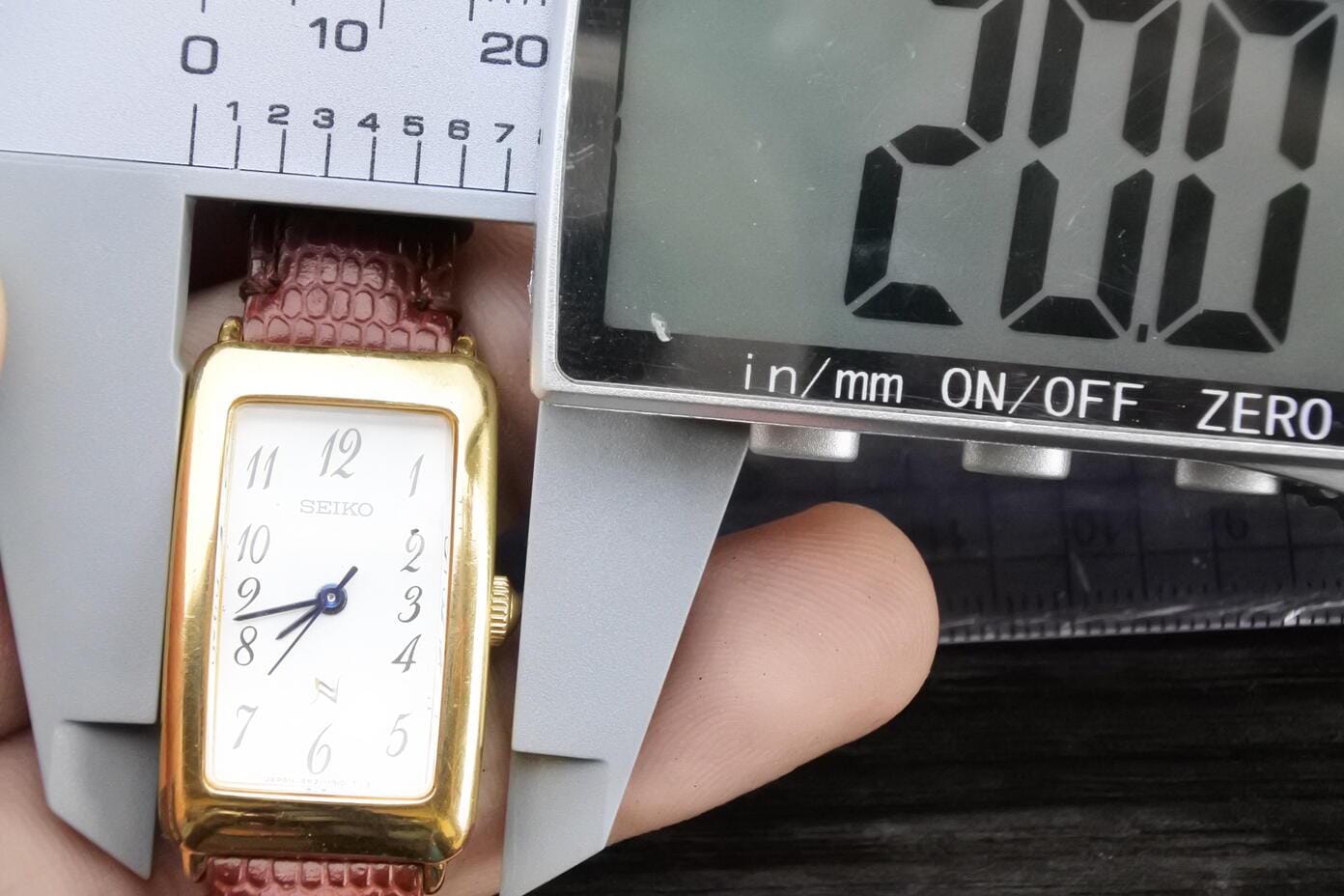 Vintage Seiko N 4N21 5250 White Dial Lady Quartz Watch Japan