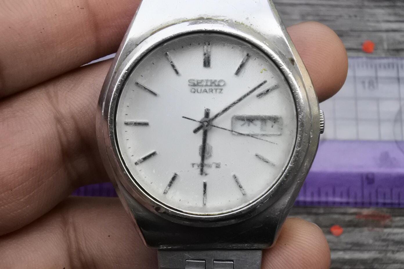 Vintage Seiko Type II 4623 8010 Textured Dial Men Quartz Watch 