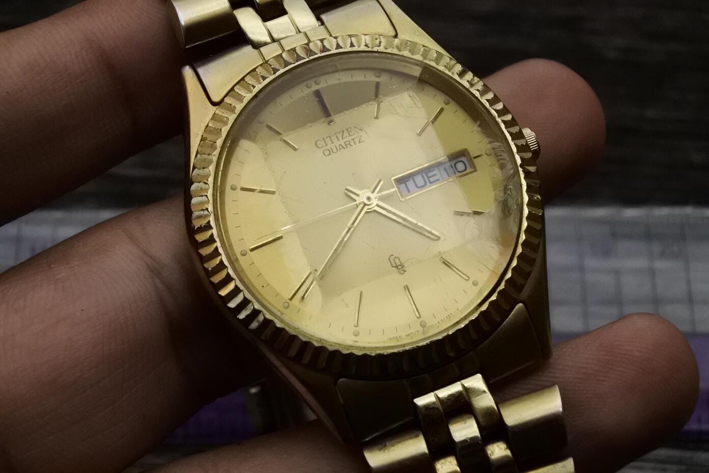 Vintage Citizen 6100 Yellow Dial Men Quartz Watch Japan JDM