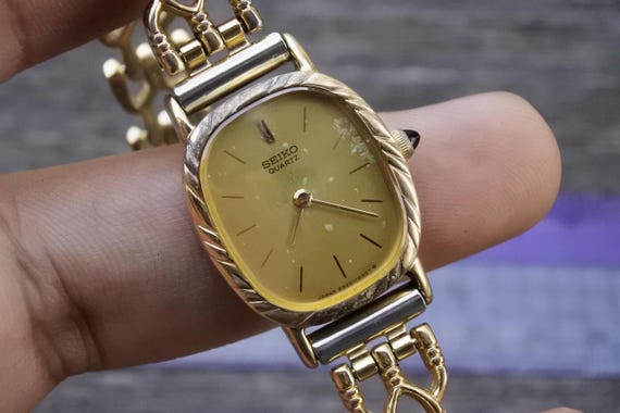 Vintage Seiko 14K Gold Case 2320 5990 Yellow Dial Lady Quartz