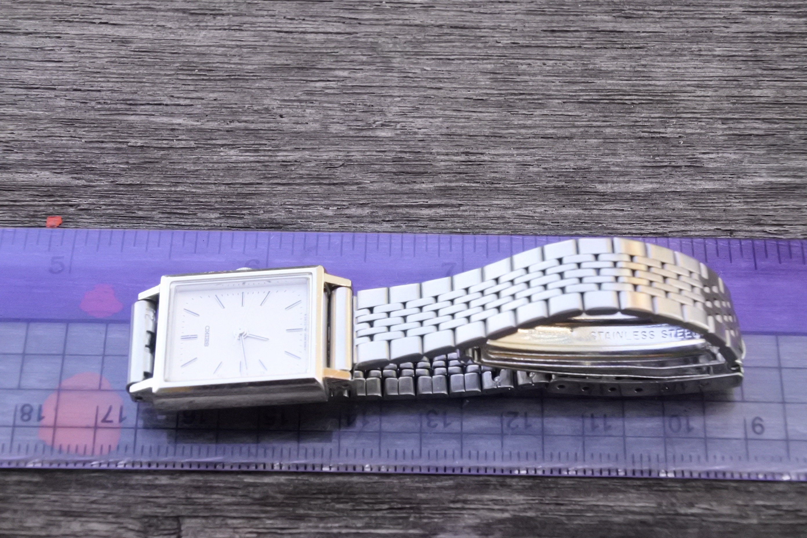 Vintage Seiko 4N21 5010 White Dial Lady Quartz Watch Japan