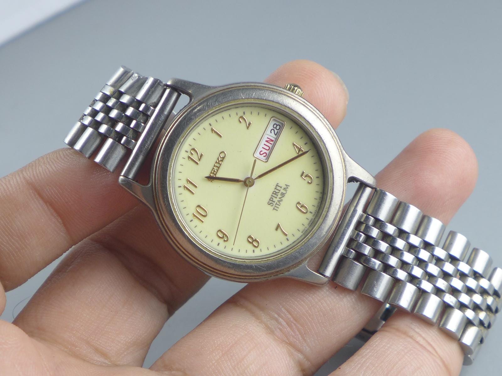 Vintage Seiko Sprit Titanium 7N43 7150 IRIDESCENT DIAL Men Quartz